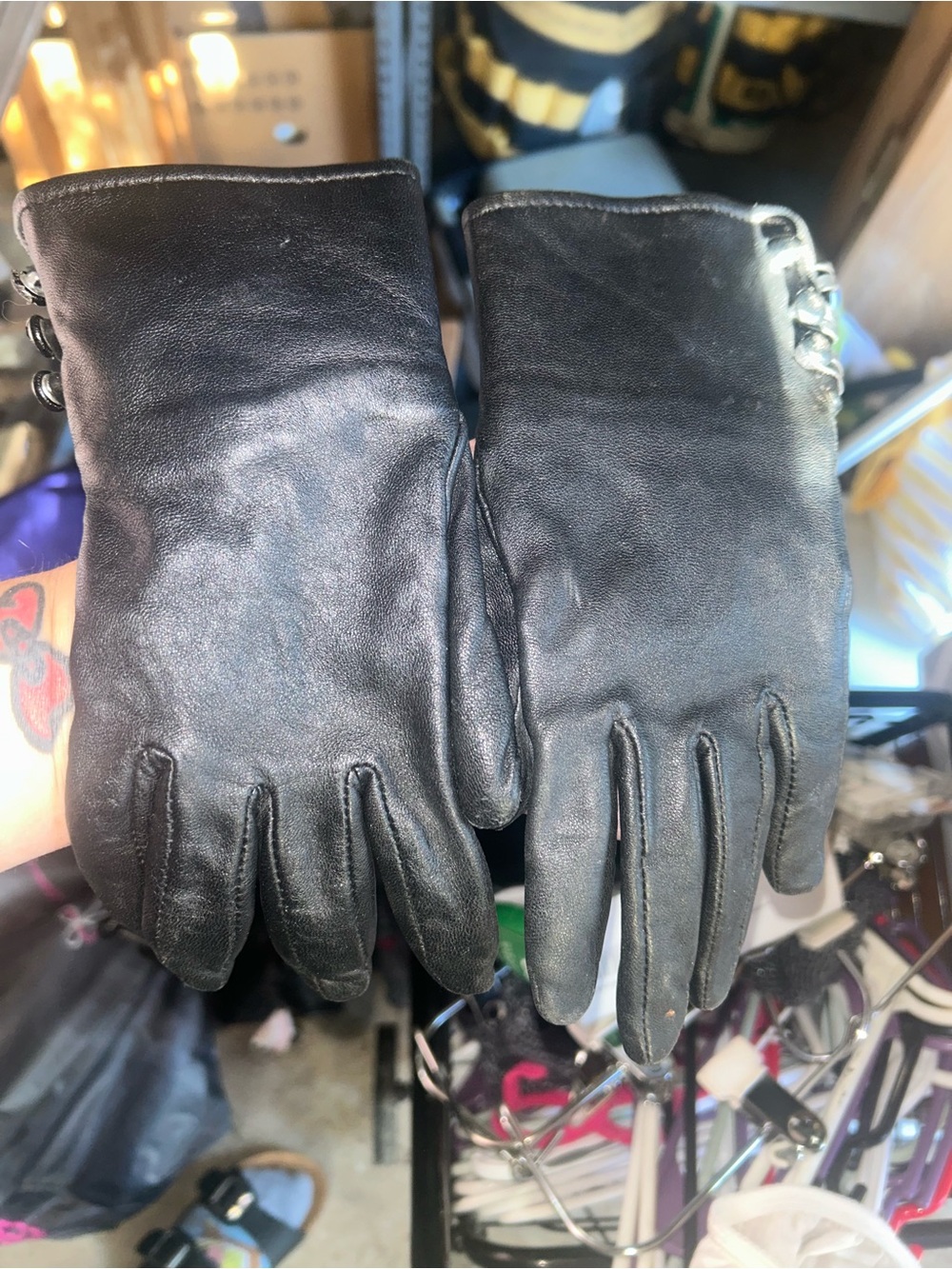 Black Leather Men's Gloves - Classic Winter Accessory